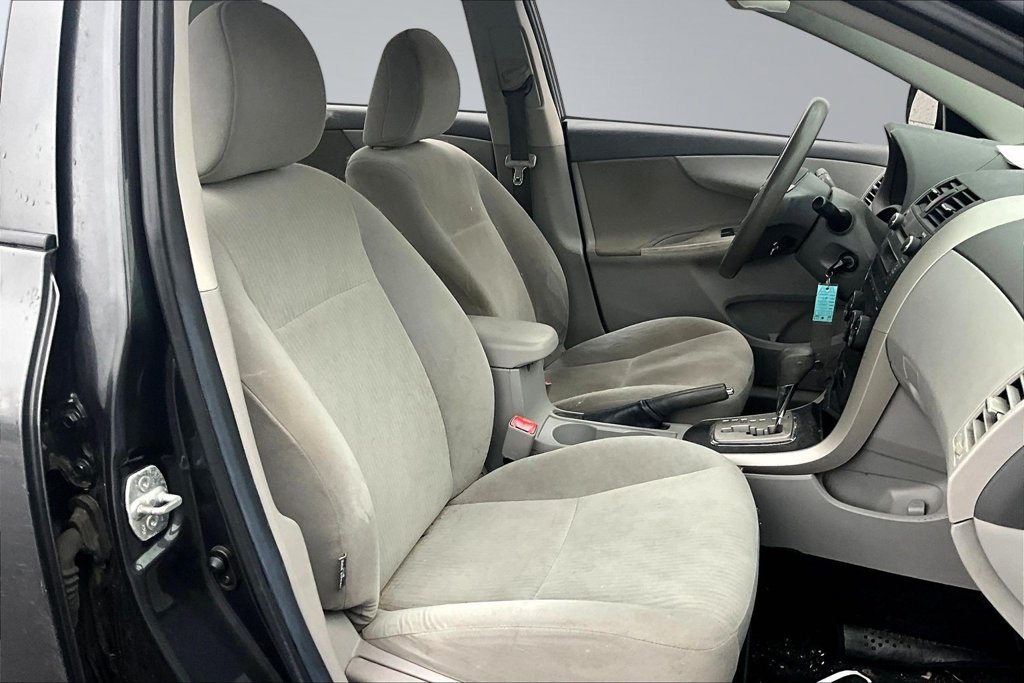 Used 2010 Toyota Corolla LE FWD image 29