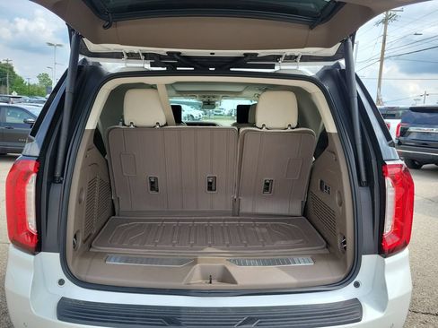 Used 2024 GMC Yukon Denali w/ Denali Reserve Package AWD/4WD image 9