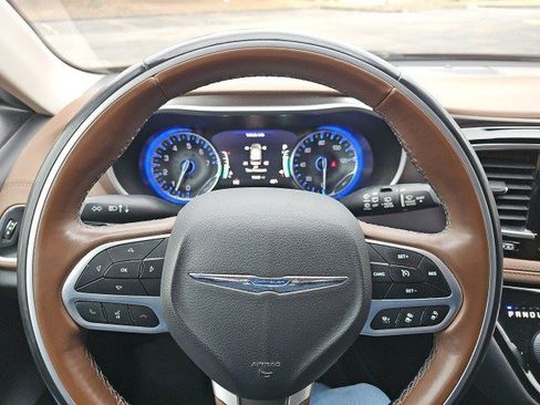 Used 2018 Chrysler Pacifica Limited w/ Tire & Wheel Group image 21