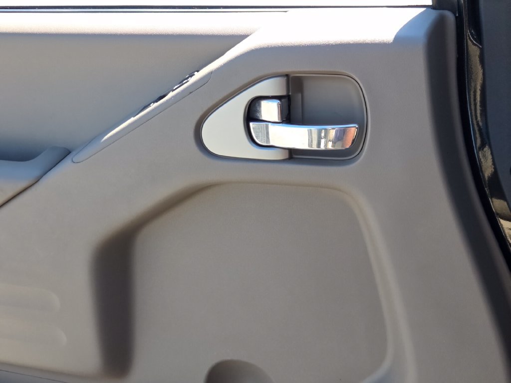 Used 2017 Nissan Frontier SV RWD image 28