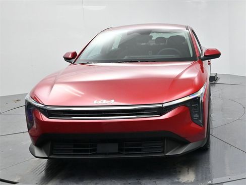 New 2025 Kia K4 LXS image 3