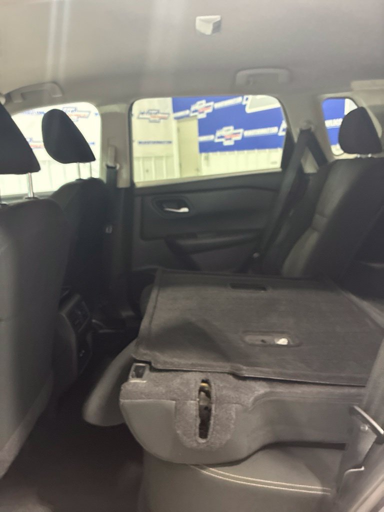 Used 2024 Nissan Rogue SV FWD image 33