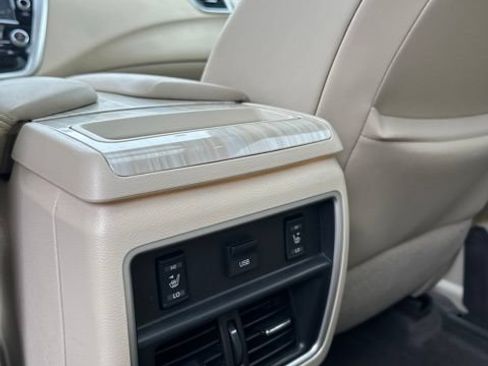 Used 2018 Nissan Murano Platinum AWD/4WD image 14