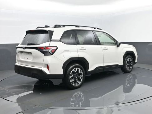 Used 2025 Subaru Forester Premium image 22