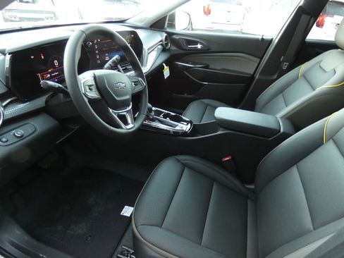 New 2026 Chevrolet Trax ACTIV w/ Sunroof Package FWD image 12