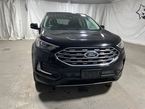 Used 2024 Ford Edge Titanium AWD/4WD image 2