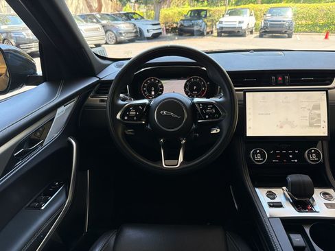 Used 2026 Jaguar F-PACE R-Dynamic S AWD/4WD image 29