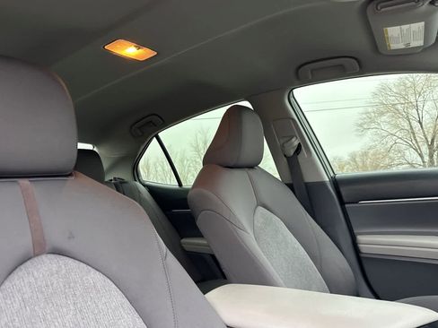 Used 2018 Toyota Camry L image 16