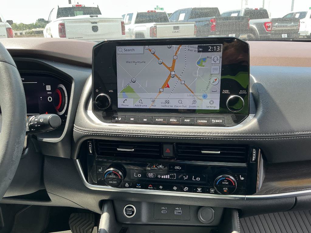 Used 2023 Nissan Rogue Platinum w/ Platinum Premium Package FWD image 12