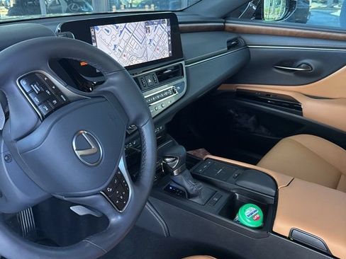 Used 2022 Lexus ES 350 w/ Premium Package FWD image 3