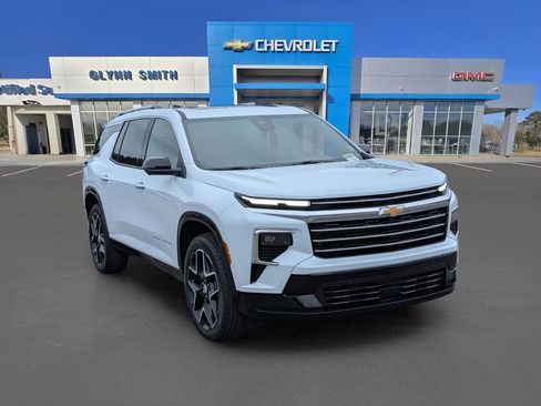 New 2026 Chevrolet Traverse High Country image 3