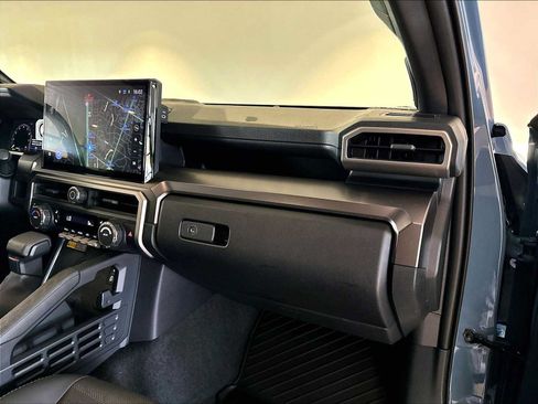 Used 2025 Toyota 4Runner TRD Off-Road Premium AWD/4WD image 23