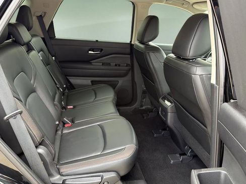 Certified 2023 Nissan Pathfinder SL AWD/4WD image 12