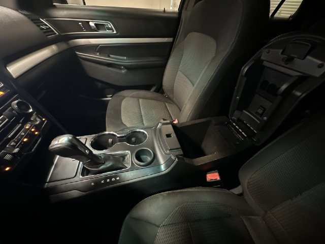 Used 2017 Ford Explorer XLT w/ Equipment Group 201A FWD image 29