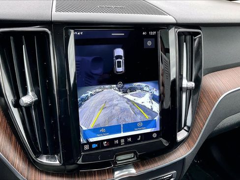 Certified 2023 Volvo XC60 B5 Plus w/ Climate Package image 28