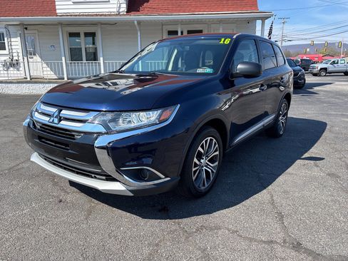 Used 2016 Mitsubishi Outlander ES image 3