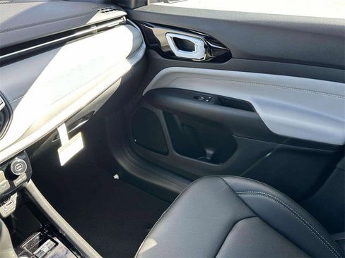 New 2026 Jeep Compass Limited image 11