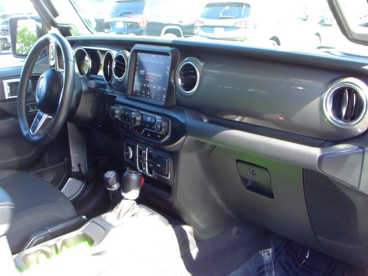 Used 2023 Jeep Wrangler Unlimited Sahara w/ Cold Weather Group AWD/4WD image 24