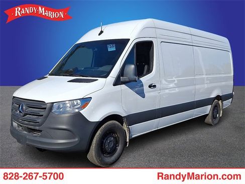 Used 2025 Mercedes-Benz Sprinter 2500 image 1