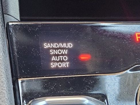 Used 2023 Jeep Grand Cherokee L Limited w/ Black Appearance Package image 21