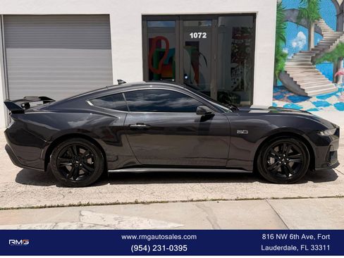 Used 2024 Ford Mustang GT RWD image 2