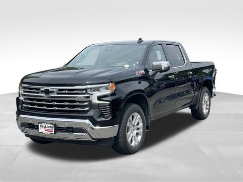 Used 2023 Chevrolet Silverado 1500 LTZ AWD/4WD image 2