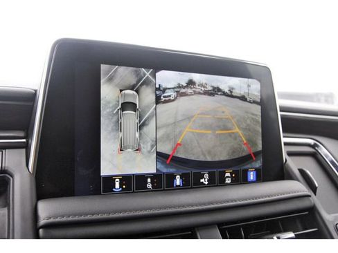 Used 2022 Chevrolet Suburban Z71 w/ Luxury Package image 23