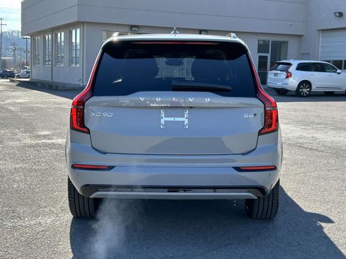 New 2026 Volvo XC90 B6 Ultra w/ Lounge Package image 4