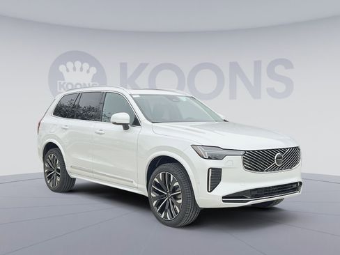 New 2026 Volvo XC90 B6 Plus w/ Protection Package image 10