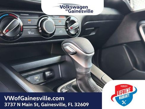Used 2025 Kia Soul LX w/ LX Technology Package FWD image 22