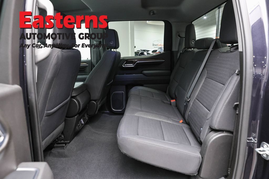 Used 2023 Chevrolet Silverado 1500 LT AWD/4WD image 25
