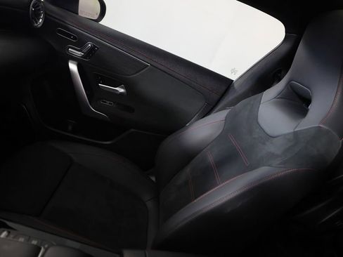 Used 2023 Mercedes-Benz CLA 250 4MATIC image 33