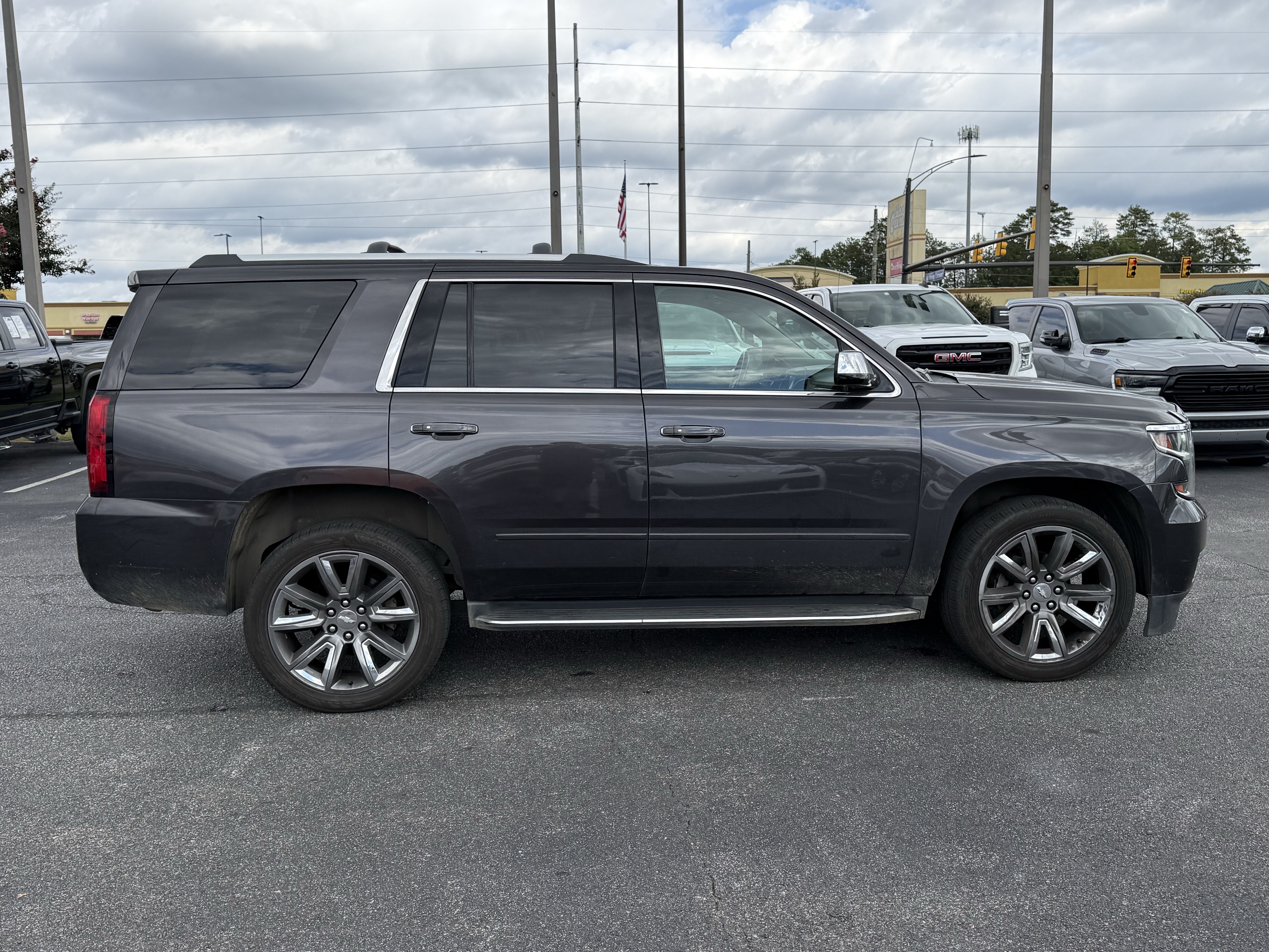 Used 2018 Chevrolet Tahoe Premier RWD image 12