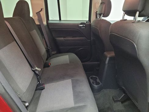Used 2016 Jeep Patriot Latitude AWD/4WD image 19