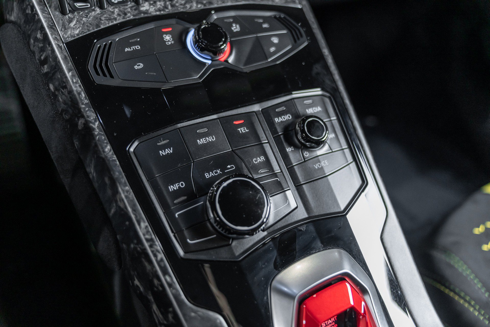 Used 2018 Lamborghini Huracan Performante AWD/4WD image 17