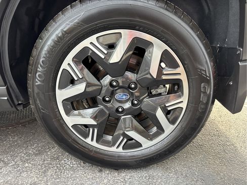 Certified 2025 Subaru Forester Premium image 29