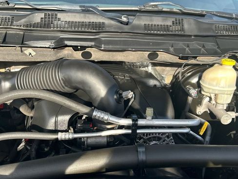 Used 2015 RAM 1500 Express image 12