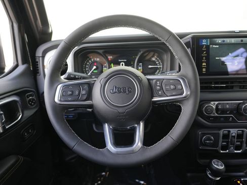 Used 2025 Jeep Wrangler Unlimited Sahara w/ Safety Group AWD/4WD image 45