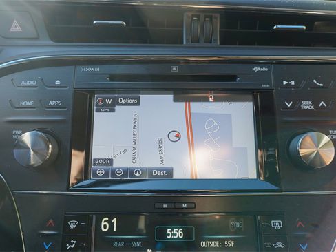 Used 2018 Toyota Avalon Limited image 9