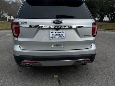 Used 2016 Ford Explorer XLT w/ Equipment Group 202A image 4