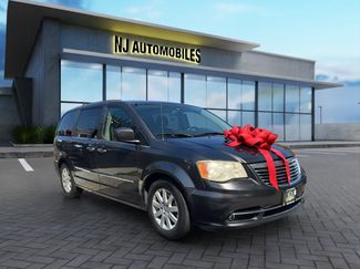 Used 2016 Chrysler Town & Country Touring w/ Driver Convenience Group image 1