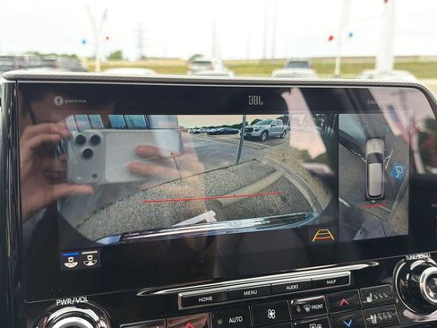 Used 2022 Toyota Highlander Platinum image 30