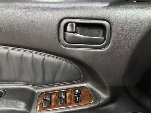 Used 1996 Nissan Maxima FWD image 18