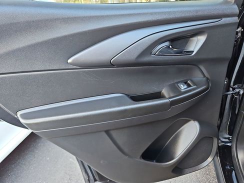 Used 2023 Chevrolet TrailBlazer RS image 29