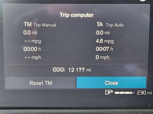 Certified 2025 Volvo XC40 B5 Plus image 24