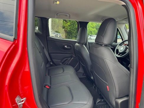 Used 2022 Jeep Renegade Trailhawk AWD/4WD image 12