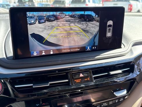 Certified 2025 Acura MDX w/ Technology Package image 31