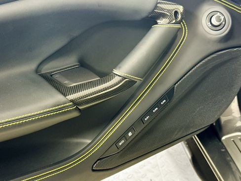 Certified 2021 Ferrari F8 Tributo RWD image 16