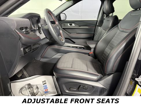 Used 2025 Ford Explorer ST-Line w/ ST-Line Street Pack image 9