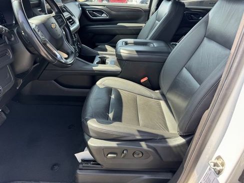 Used 2022 Chevrolet Suburban LT image 16